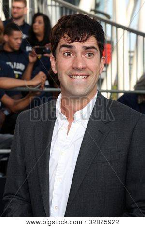 LOS ANGELES - maj 10: Hamish Linklater anländer till 