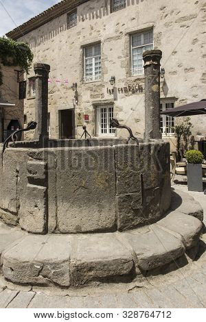 Carcassonne Languedoc-roussillon France - June 25, 2019: Ancient Well At Place Du Grand Puits In The