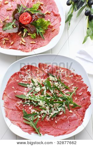 Carpaccio s rukolou a cheesse