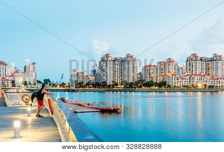 Singapore-14 Jun 2018: Singapore Down Town Area Riverfront Walk Way Night View