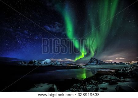 The wild nature of the Lofoten Islands is just as beautiful in winter as the rest of the year, espec