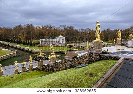 Peterhof.russia.october 20, 2019.great Cascade Of Fountains In Peterhof Before Preparing For The Win