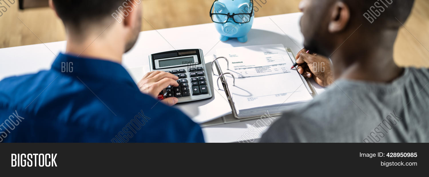 Налоги бизнес. Бухгалтерский и налоговый учет. Экономика и бухгалтерский учет. Бухгалтер калькулятор. Бухгалтерский учет и аудит.