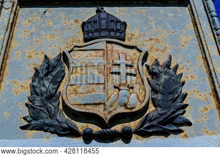 Rusted Grey Details On Old Historical Széchenyi Chain Bridge Over Danube With Clear Blue Sky In Buda