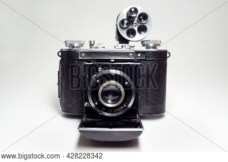 Antique Folding Camera For 35mm Film, With Extendable Lens, With Installed In Hot Shoe Turret Viewfi