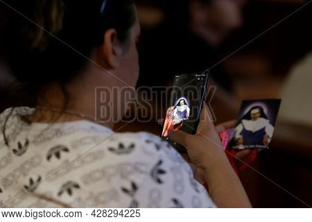 Admirers Of The Saint Dulce Of The Poor
