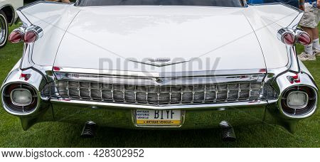 Pittsburgh, Pennsylvania, Usa July 24,2021the Pittsburgh Vintage Gran Prix In Schenley Park, A Yearl