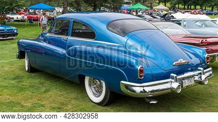 Pittsburgh, Pennsylvania, Usa July 24, 2021 The Pittsburgh Vintage Gran Prix In Schenley Park, A Yea