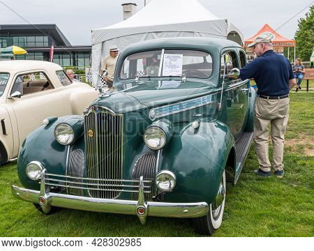 Pittsburgh, Pennsylvania, Usa July 24, 2021 The Pittsburgh Vintage Gran Prix In Schenley Park, A Yea