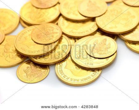 Vele gouden munten reliëf met beelden bezaaid rond