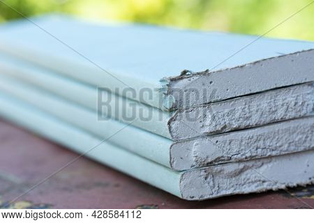 Professional Drywall Gypsum Board Sheet. Nature Gypsum Cement Material For Ceiling And Walls. Modern
