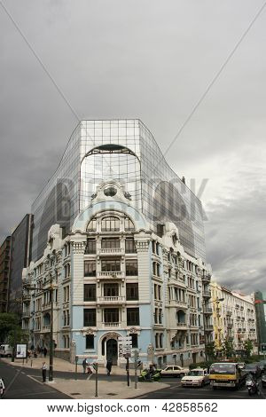 Lisbon, Portugal - May 7, 2008: Edifï¿½cio Heron Castilho Is A High-rise Residential And Office Buil