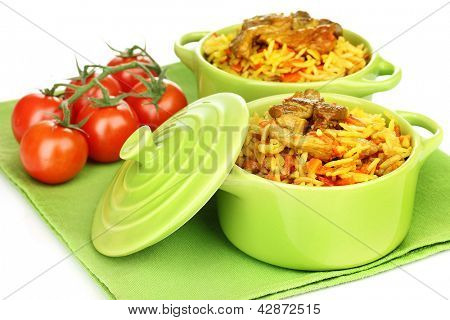 Köstlichen Pilaf mit Tomate, isolated on white