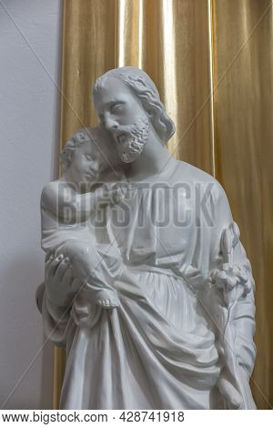 Chelm, Poland - July 5, 2021: Inside The Shrine, The Basilica Of Virgin Mary In Chelm In Eastern Pol
