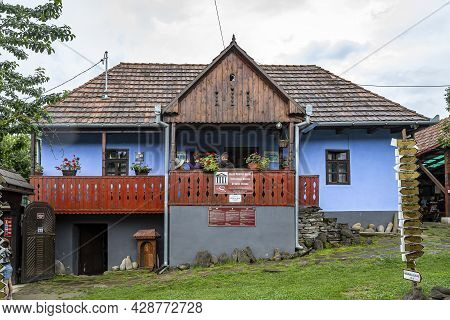 Criseni, Harghita, Romania-june 20: Straw Hat Museum On June 20, 2021 In Criseni, Harghita.