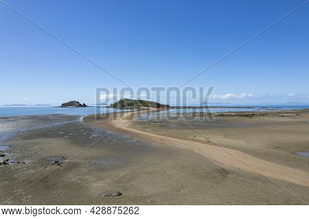 Two Islands You Can Walk To With Long Sand Banks At Low Tide. Red Cliff Islands, Finlaysons Point, S