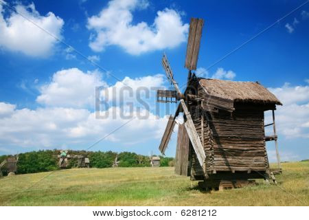 Antiguos molinos de viento