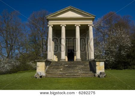 Ionic tempel på Rievaulx terrasse