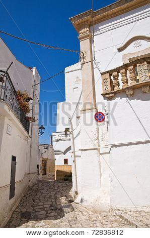 Alleyway. Laterza. Puglia. Italy.