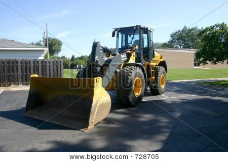 Фронтальный погрузчик