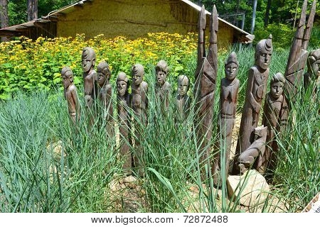 statues of wood Carving from Africa folk art