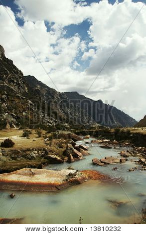 Aridity Mountain huzurlu Nehri