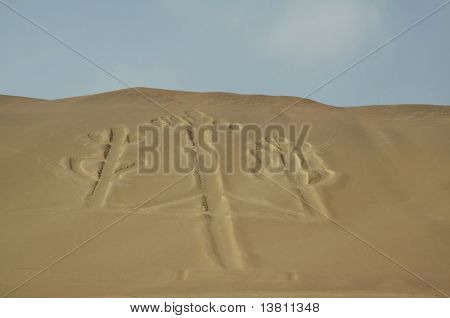 Slavná postava svícen v národním parku Paracas