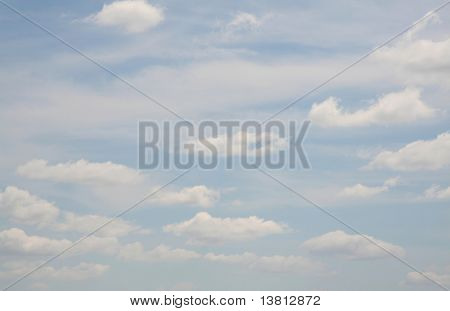 파란색과 흰 구름
