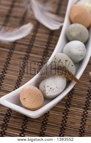 Ovos de Páscoa feliz feriado
