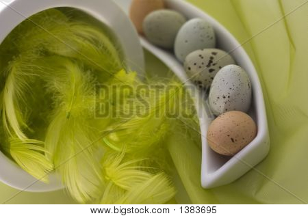 Ovos de Páscoa feliz feriado