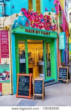 Picturesque Alley Neals Yard In London, Uk