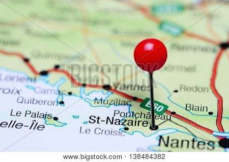 St-Nazaire pinned on a map of France