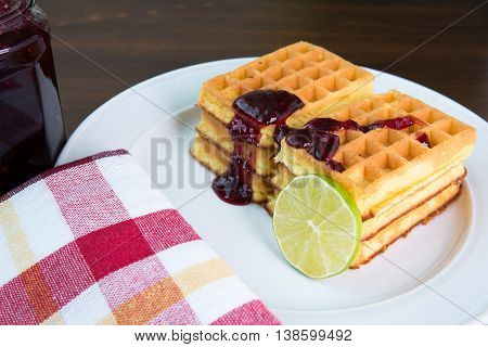 Beakfast - Whole wheat waffles with fruit marmelade
