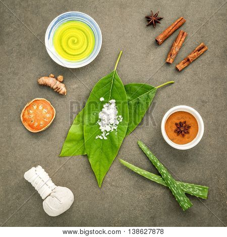 Avocados  Leaves With Nature Spa Ingredients Turmeric,herbal Compress Ball,dried Indian Bael ,cinnam