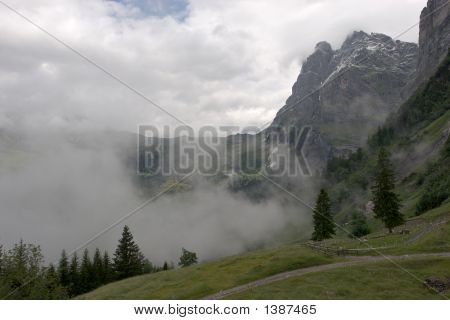 Nebelig Alpenblick