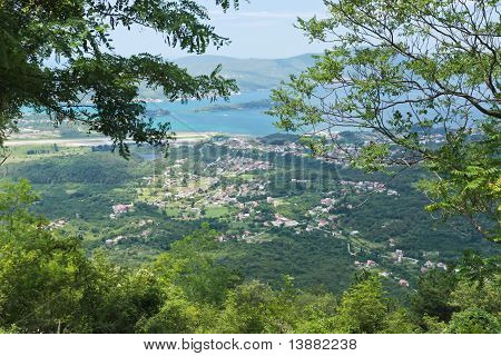 อ่าว Tivat