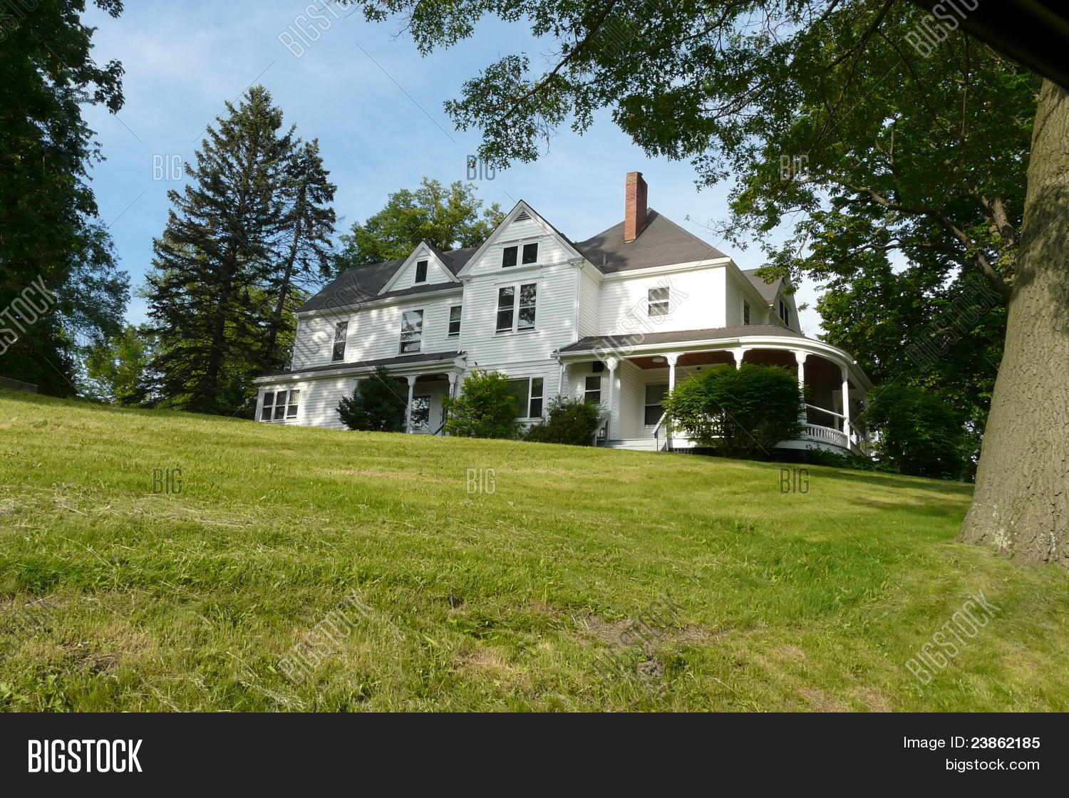 Big Old White House On Hill Image & Photo Bigstock