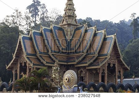 Golden Ancient Buddhism Wat Phraphutthabat Si Roi Thailand Dhamma Wheel