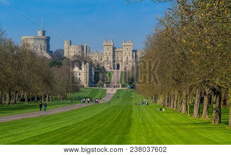 The Long Walk To Windsor Castle