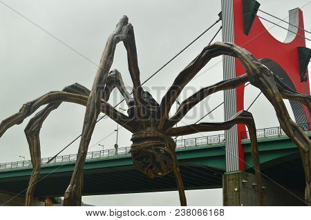 Sculpture Maman De Bourgeois In The Guggenheim Museum. Art Travel Holidays. March 25, 2018. Bilbao V
