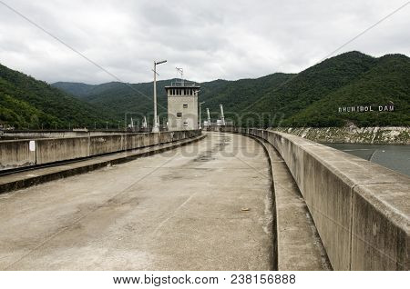 Road For Travelers People Walking Visit On Bhumibol Dam In Tak, Thailand
