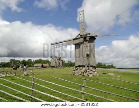 Windmills บนเนินเขา