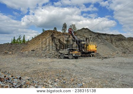 Development Of A Quarry For Extraction Of Silica Refractory Rock.