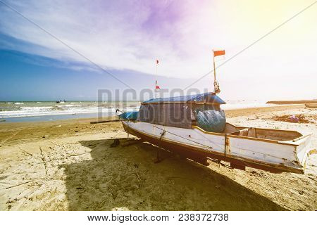Traditional Fishing Boat, Wooden Boat, Wooden Canoe, Beach Landscape
