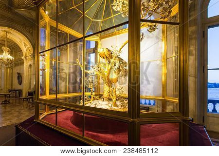 Saint Petersburg, Russia - March 16, 2018: Interior Of Peacock Clock Hall In Hermitage Museum. The S