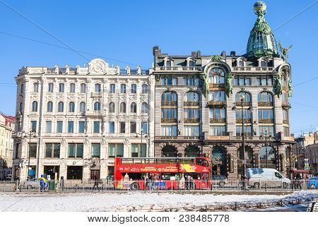 Saint Petersburg, Russia - March 17, 2018: People On Nevsky Prospect Near Bus Stop And View Of House