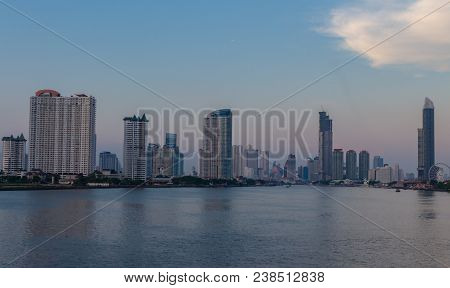Modern Hotel And Chao Phraya River View Beautiful Evenin