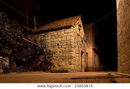 Casa in pietra nella vecchia città Street Night View