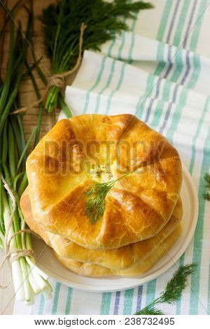 Traditional Homemade Romanian And Moldovan Pies - Placinta, Served With Wine. Rustic Style, Selectiv