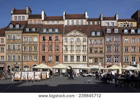 Warsaw. Old Town Market Place - Rynek Starego Miasta On A Sunny Day, Which Is The Center And Oldest